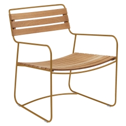 Metall Sessel Surprising mit Holzlattung aus Teak von Fermob mit dünnem Gestell