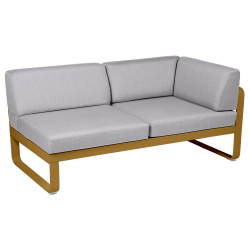 Outdoorsofa Bellevie von Fermob mit Stoff in Flannellgrau und Gestell in Lebkuchen