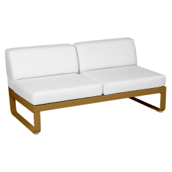 Outdoorsofa Bellevie von Fermob mit Bezug in Grauweiß und Gestell in Lebkuchen