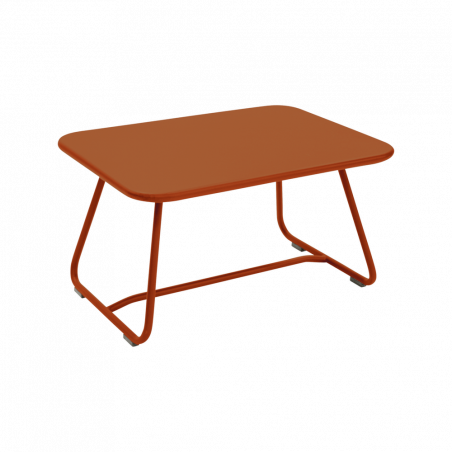 Leichter Tisch Sixties von Fermob in kandierte orange