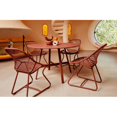Runder Esstisch So`o aus Metall mit Kreuzfuß für Innen und Außen von Fermob
