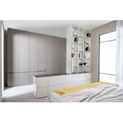 Kleiderschrank Mira + von Sudbrock