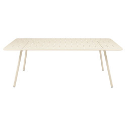 Wetterfester Tisch Luxembourg aus Aluminium von Fermob in Latte-Beige
