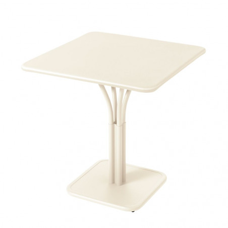 Wetterfester Luxembourg mit Mittelfuß aus Aluminium von Fermob in Latte-Beige