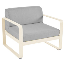 Sessel Bellevie von Fermob mit Stoff in Flannelgrau und Gestell in Latte Beige