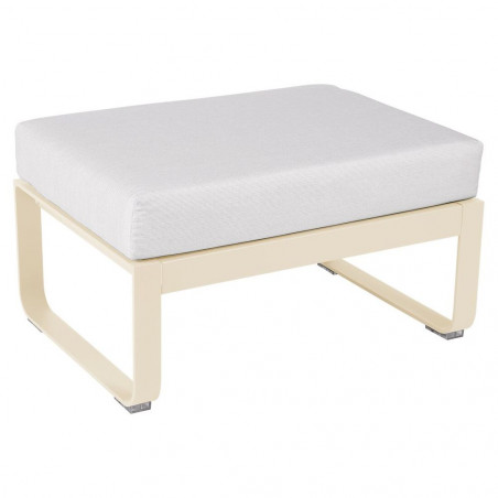Hocker Bellevie von Fermob mit Polster in Grauweiß und Untergestell in Latte Beige