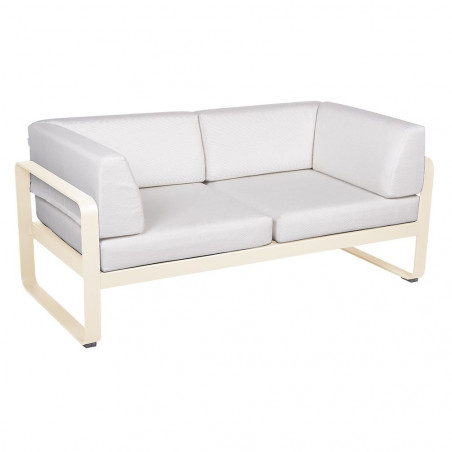 Wetterfestes Sofa Bellevie von Fermob mit Bezug in Weißgrau und Gestell in Latte Beige